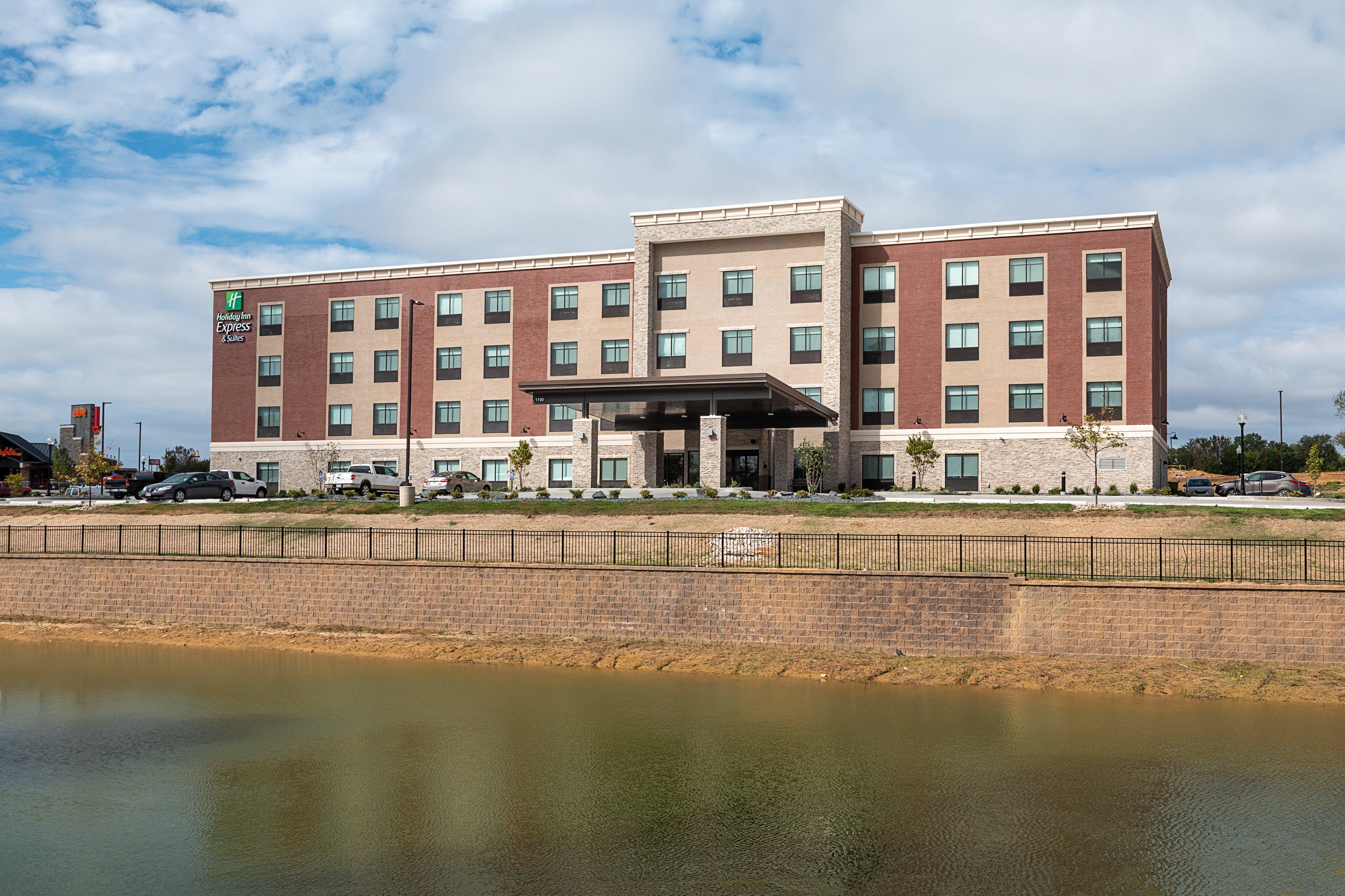 Holiday Inn Express & Suites - Wentzville St Louis West By Ihg Екстериор снимка